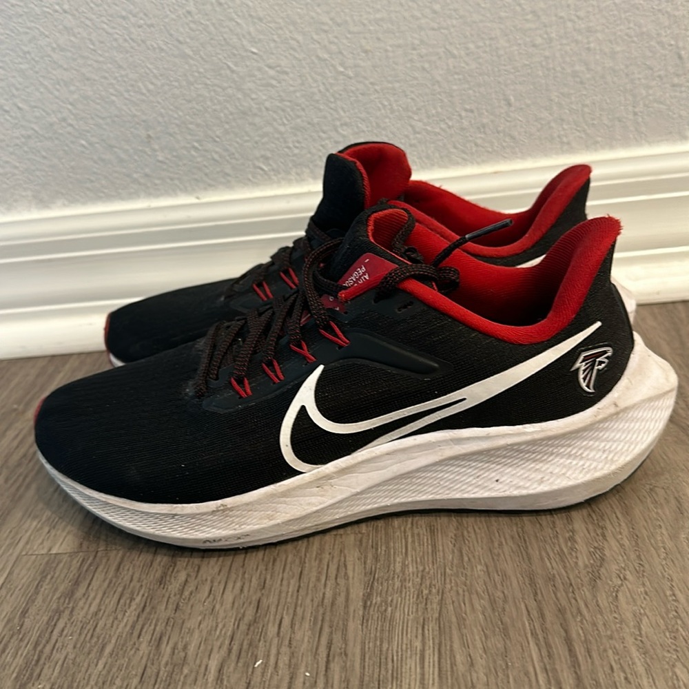 Nike Air Zoom Pegasus Atlanta Falcons Sneakers